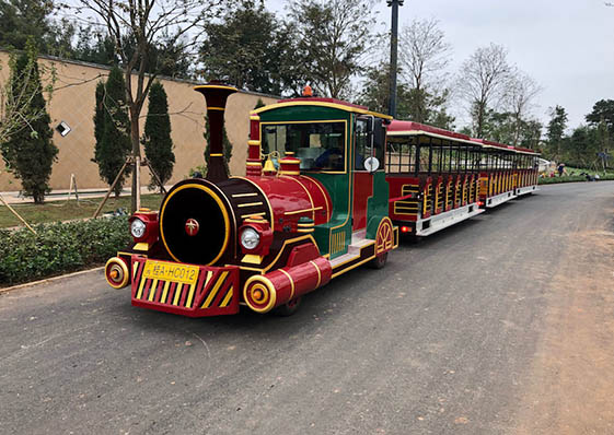 無(wú)軌鋰電池觀(guān)光小火車(chē)