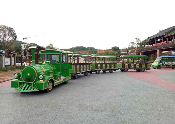 色彩非常絢麗的觀光火車 色彩非常絢麗的觀光火車